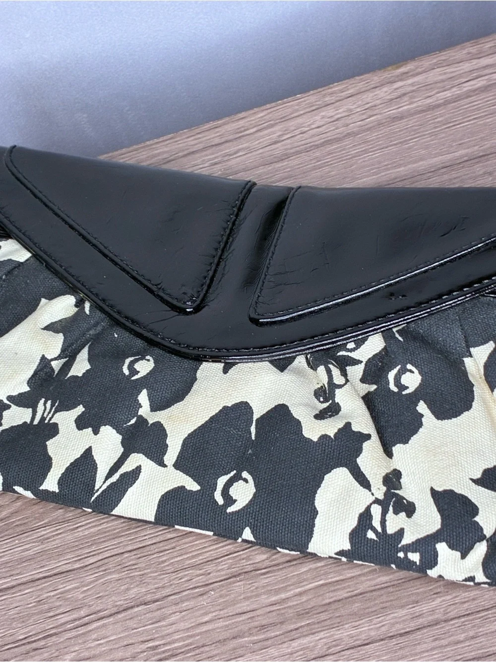 Vintage Steve Madden 90’s Black & Ivory Floral Clutch